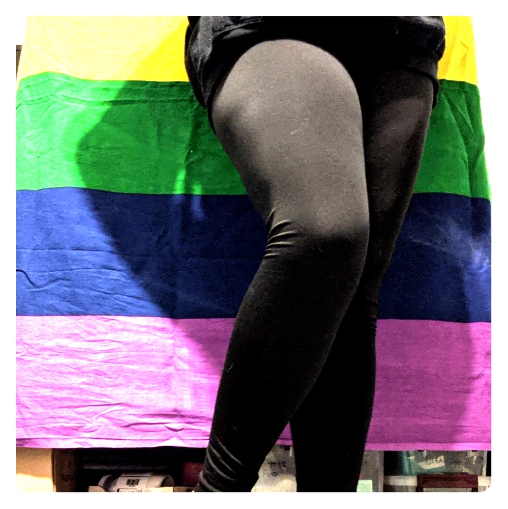 Black leggings w/ pockets